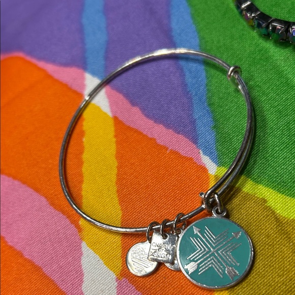 Colorful Bracelet Lot of 9 funky fun pieces - Picture 4 of 15